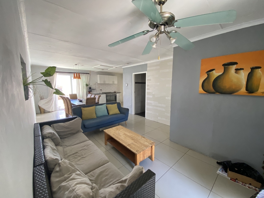 2 Bedroom Property for Sale in Pelican Park Western Cape